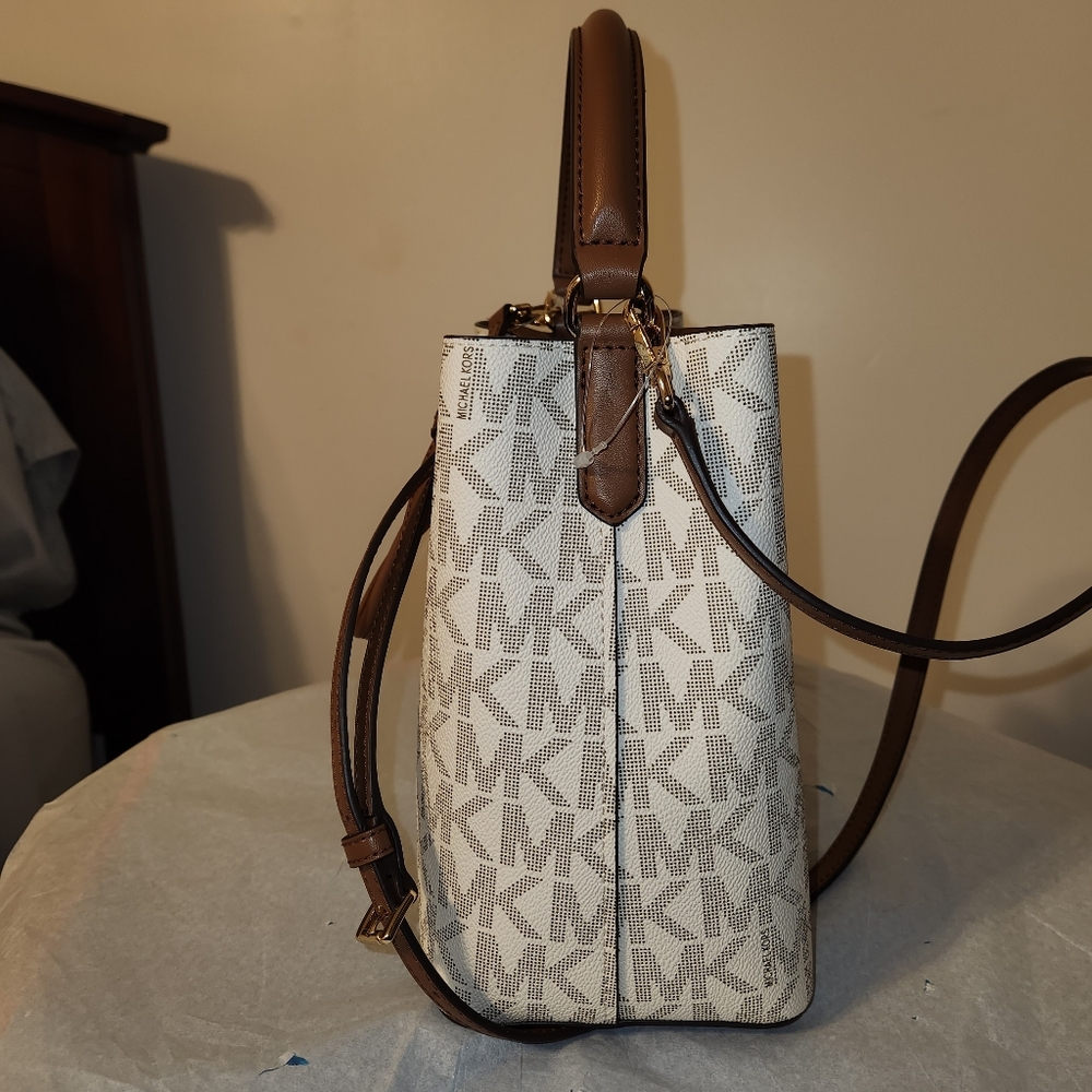 Michael Kors Bucket Messenger 3 Pc set NWT - Picture 15 of 16